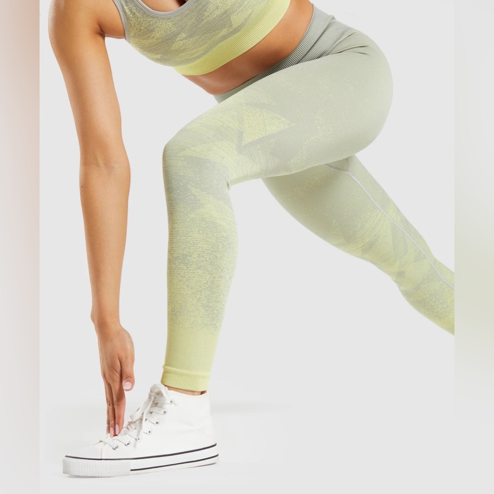 BRAND NEW Gymshark Set - Picture 2 of 3